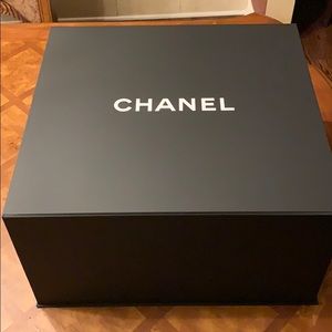Chanel magnetic box